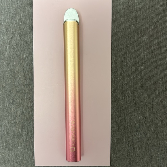 Laduora Velve Pro Anti-aging and Acne Skincare Wand - Picture 6 of 12